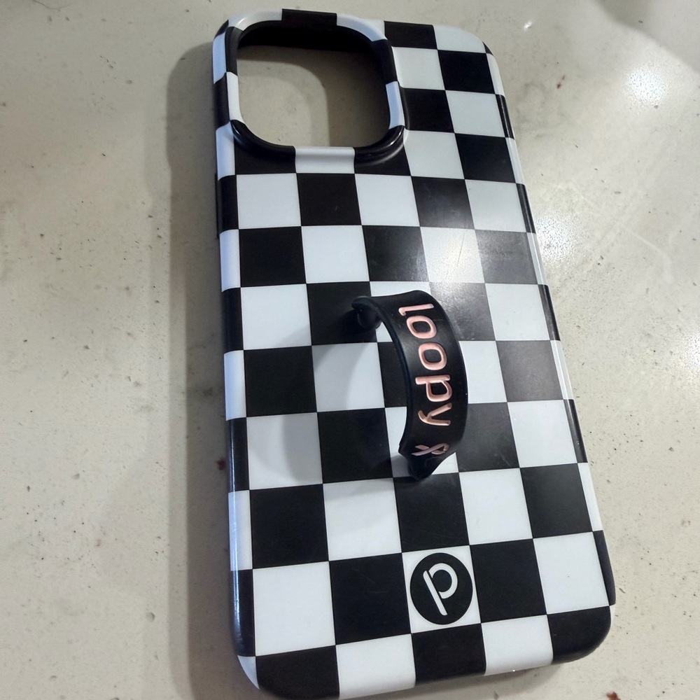 Black & White Checkered Phone Case with Loopy Case Grip